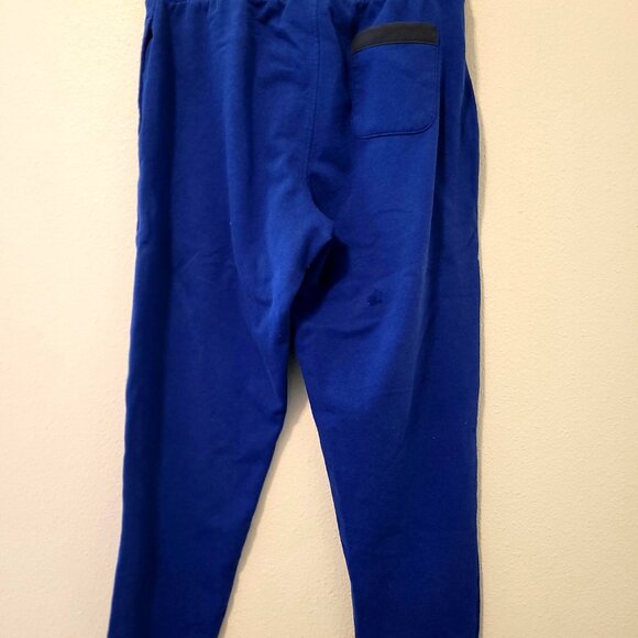 Under Armour - Picture 3 of 4